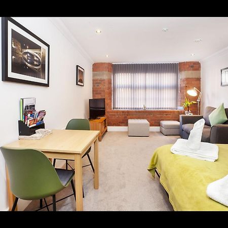 58 Cocoa Suites Йорк Экстерьер фото